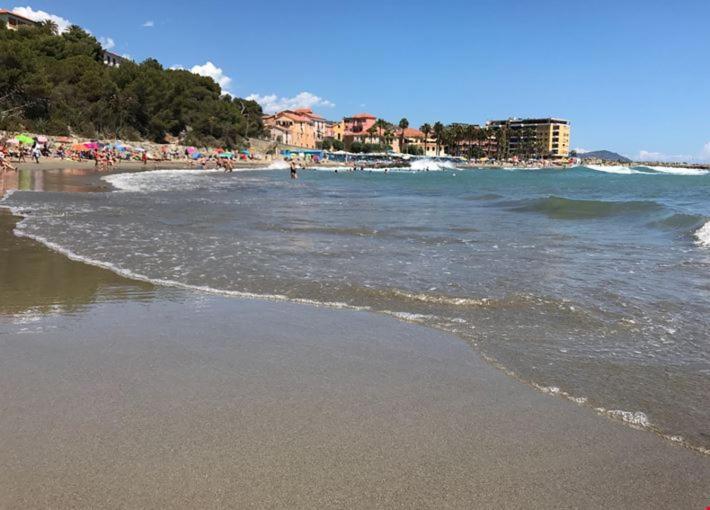 Incantevole E Tranquillo Borgo Storico Sul Mare San Lorenzo al Mare Exteriér fotografie